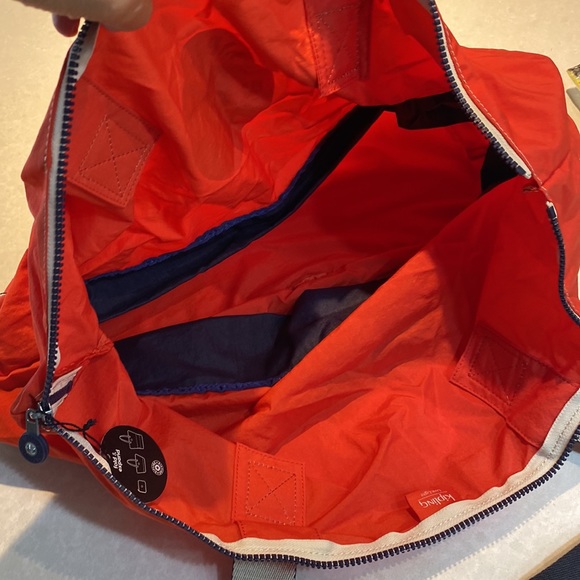 New Kipling Imagine Pack Tote Large Red black foldable  with tags ⭐️⭐️⭐️⭐️⭐️ - Picture 6 of 17